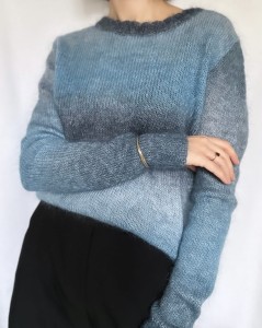 niebieski sweter wełna-moher | L/onesize
