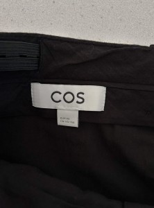 COS czarne spodnie | L