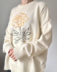Kaoitko sweter z haftem | oversize